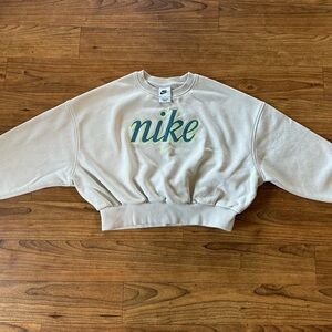 NIKE cropped crew neck (girls)